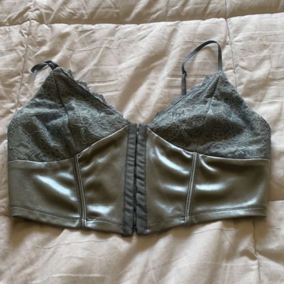 Women’s clothing sizes s and m shoes fro. 6.5 to 8 - Picture 7 of 15